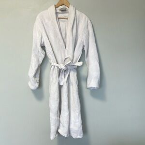Pottery Barn White Waffle Knit bathrobe S